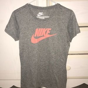 Women’s shirt sleeve Nike Top